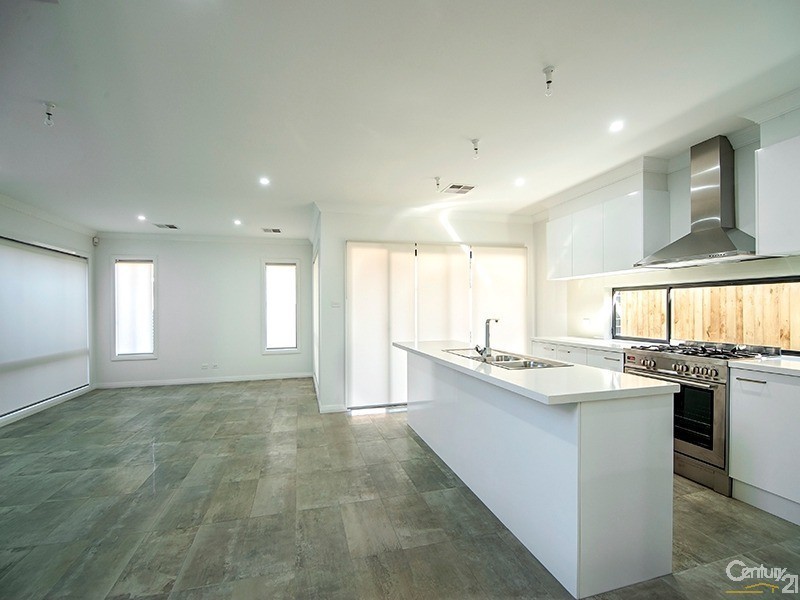 25 Vogue Avenue, Moorebank NSW 2170