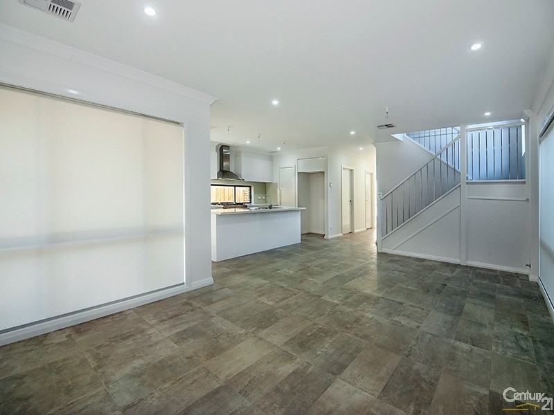 25 Vogue Avenue, Moorebank NSW 2170