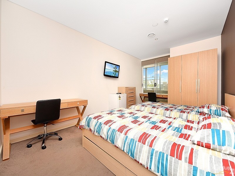 33-43 Rowe St, Eastwood NSW 2122