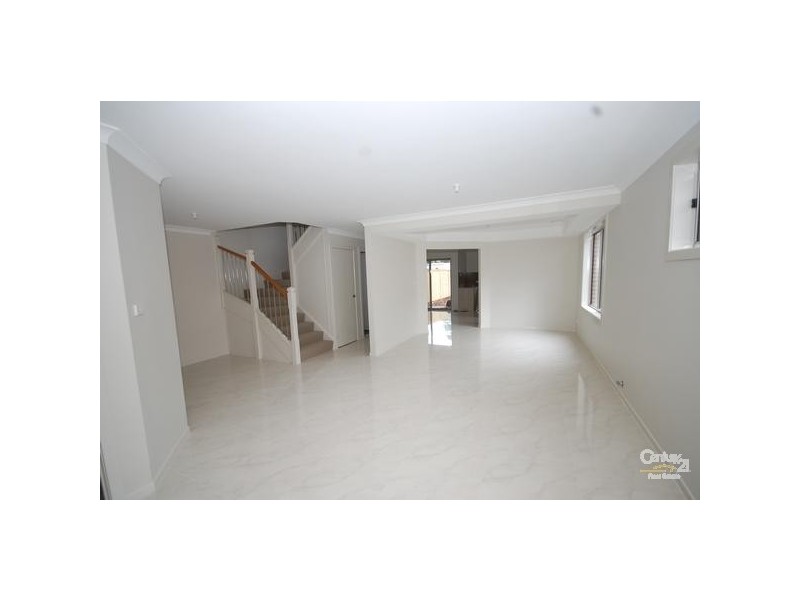 4B Hollis Ave, Denistone East NSW 2112