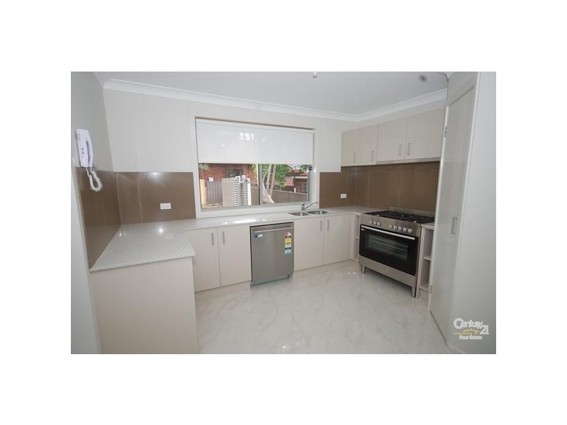 4B Hollis Ave, Denistone East NSW 2112