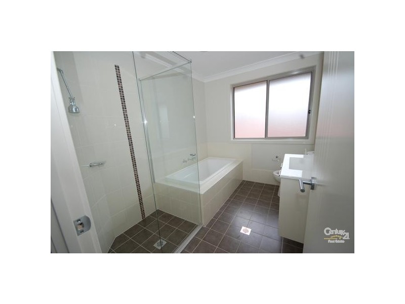 4B Hollis Ave, Denistone East NSW 2112