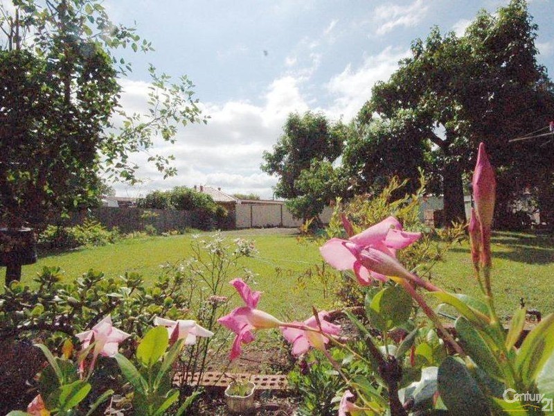 4 Waratah St, Eastwood NSW 2122