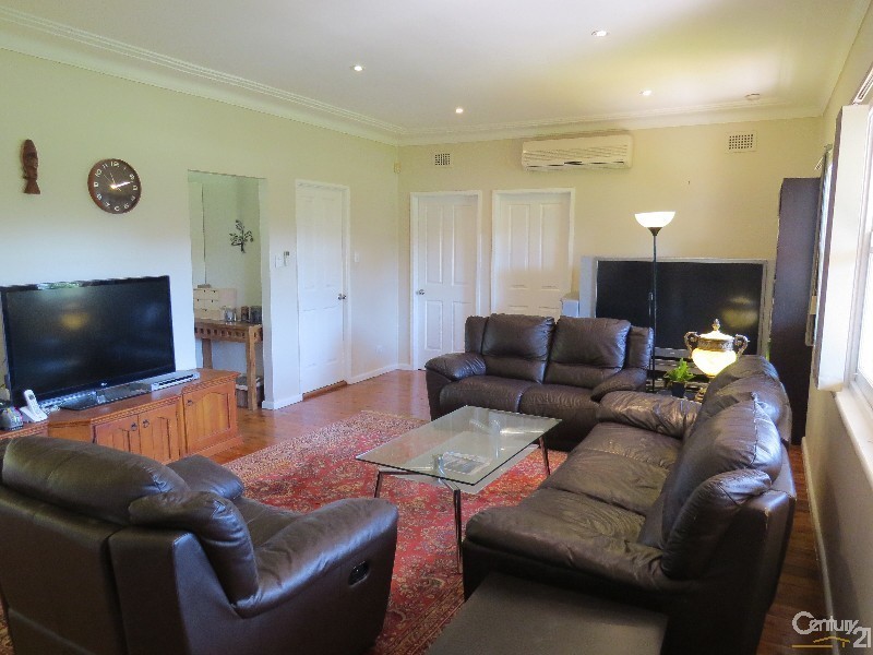 8 MAY ST, Constitution Hill NSW 2145