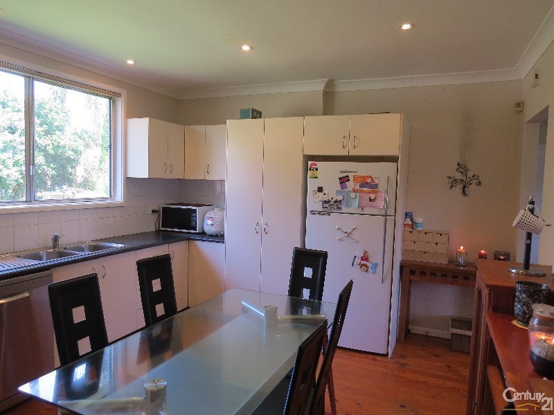 8 MAY ST, Constitution Hill NSW 2145