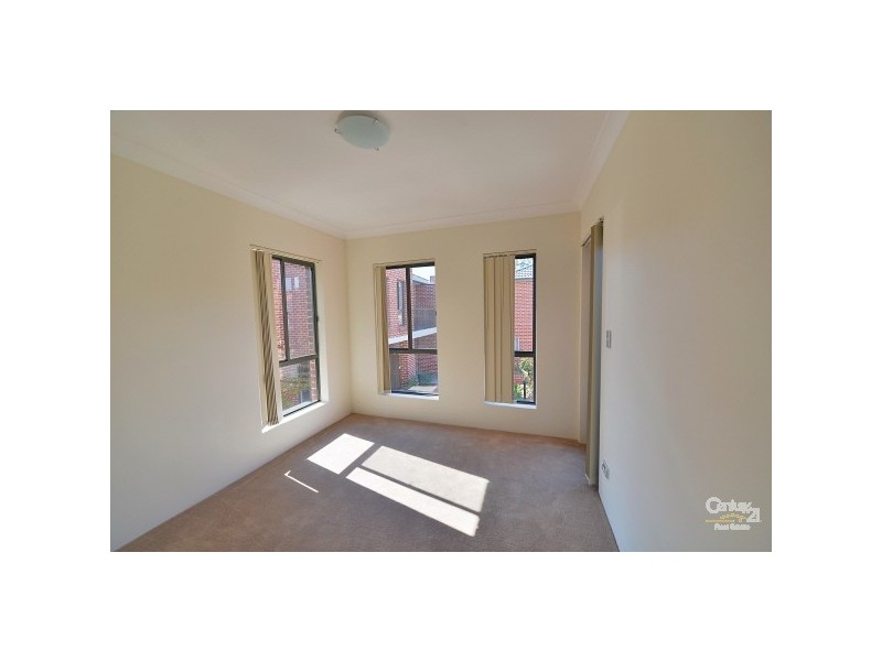 2/1-13 Pennant Ave, Denistone NSW 2114