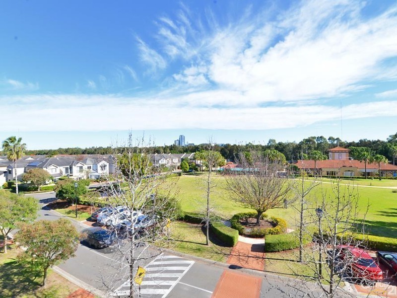 18/11 SETTLERS BLVD, Liberty Grove NSW 2138