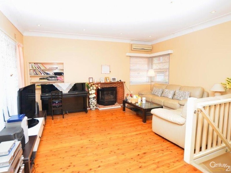 22 Gordon Crescent, Denistone NSW 2114