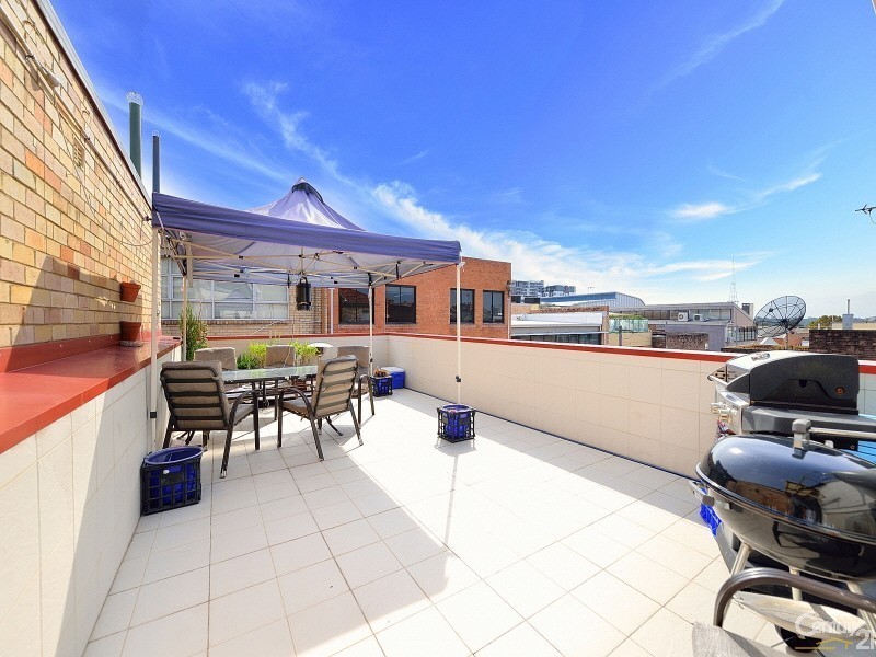 76 WILLOUGHBY ROAD, Crows Nest NSW 2065