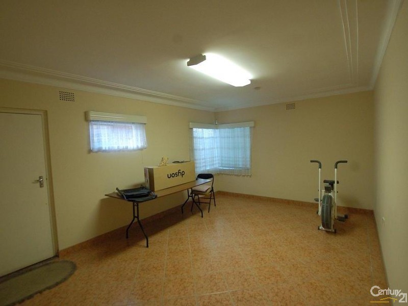 20 Sixth Ave, Denistone NSW 2114