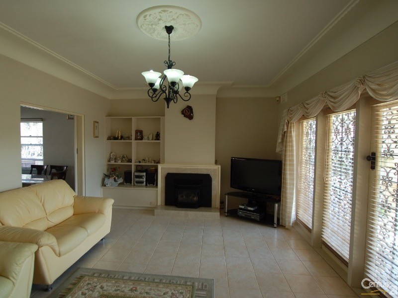 1 Banksia St, Eastwood NSW 2122