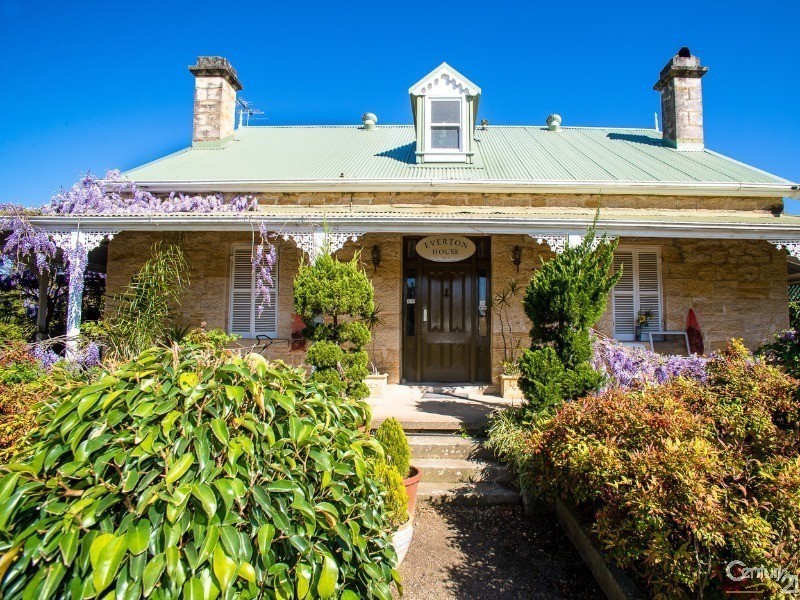 1  Everton Rd, Faulconbridge NSW 2776