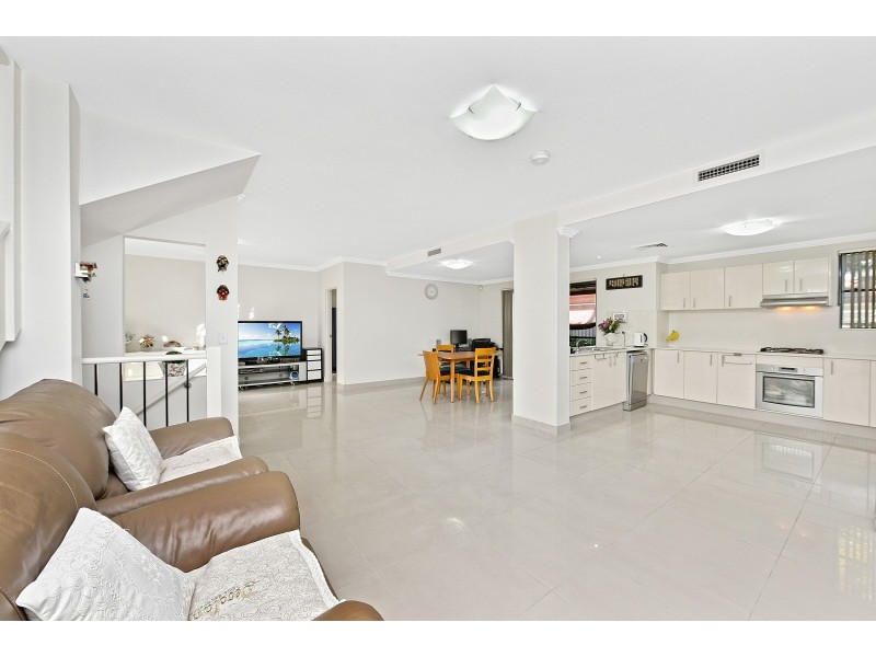 7/10-12 Adderton Rd, Telopea NSW 2117