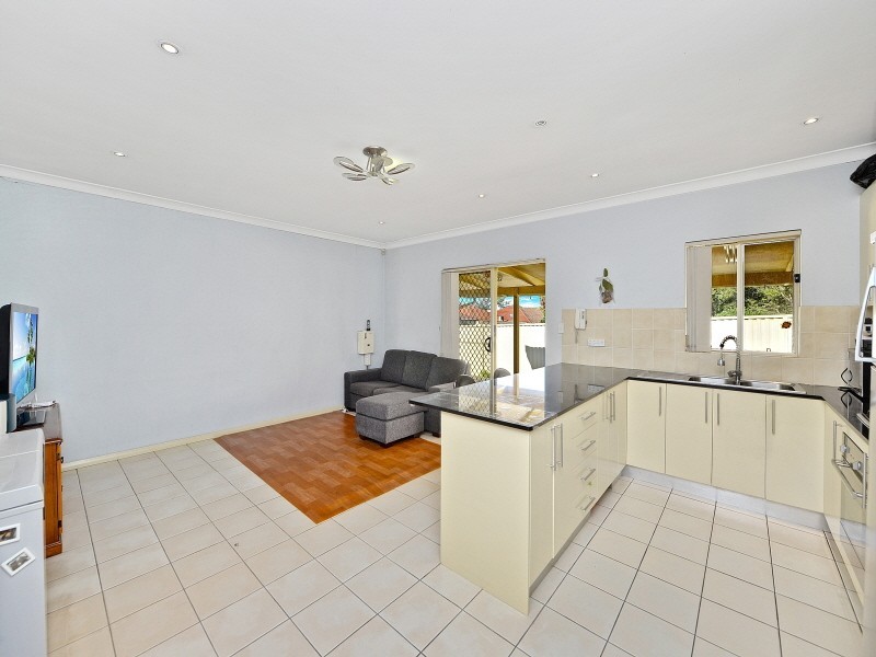 1/1  Margaret St, Greenacre NSW 2190