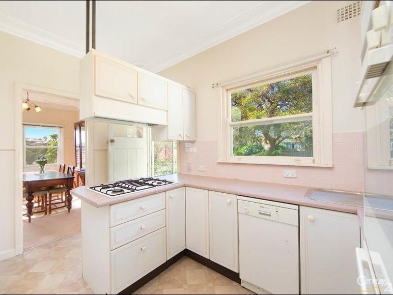 11 May Road, Dee Why NSW 2099
