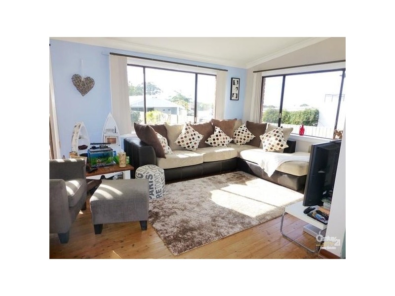 42 Parr Parade, Narraweena NSW 2099