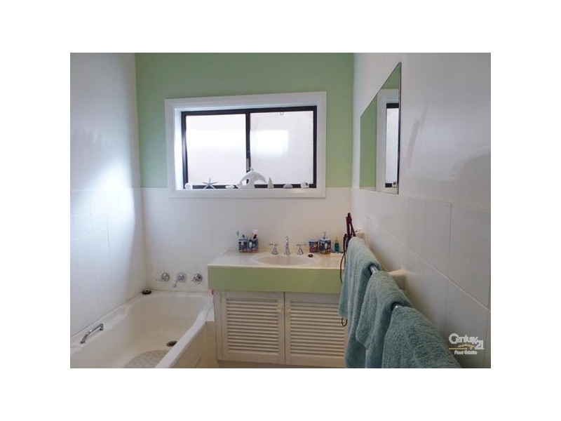 42 Parr Parade, Narraweena NSW 2099