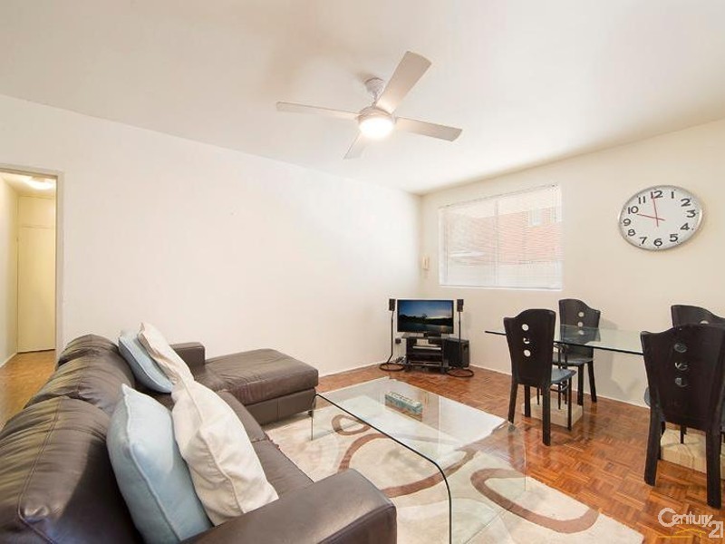 2/4 Fairway Close, Manly Vale NSW 2093