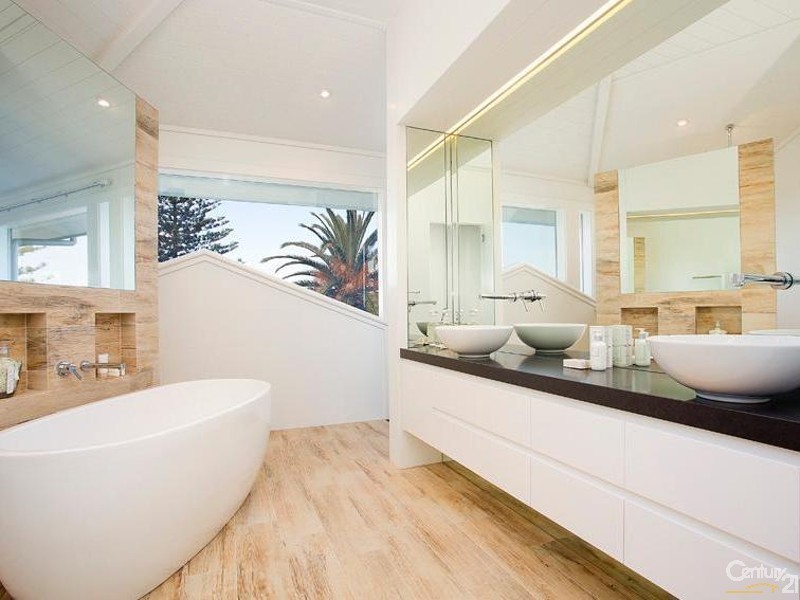 31 Beach Road, Collaroy NSW 2097