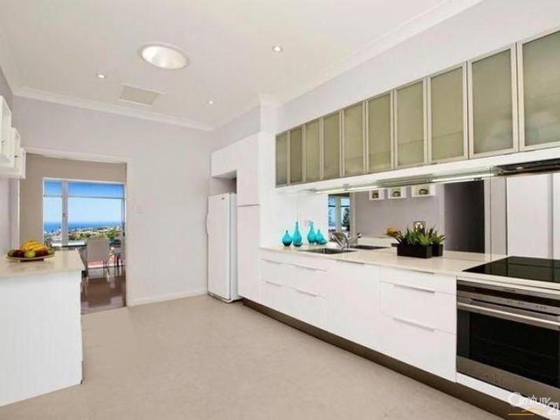 22 Lascelles Road South, Narraweena NSW 2099