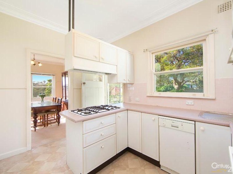 11 May Road, Dee Why NSW 2099
