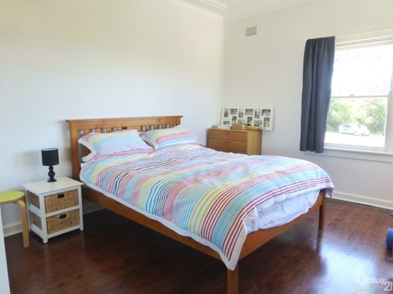 11 May Road, Dee Why NSW 2099