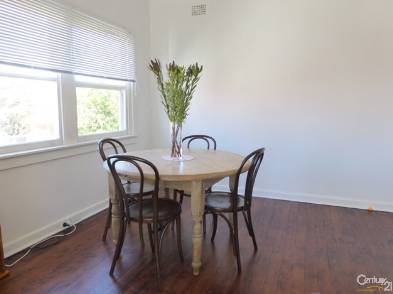 11 May Road, Dee Why NSW 2099