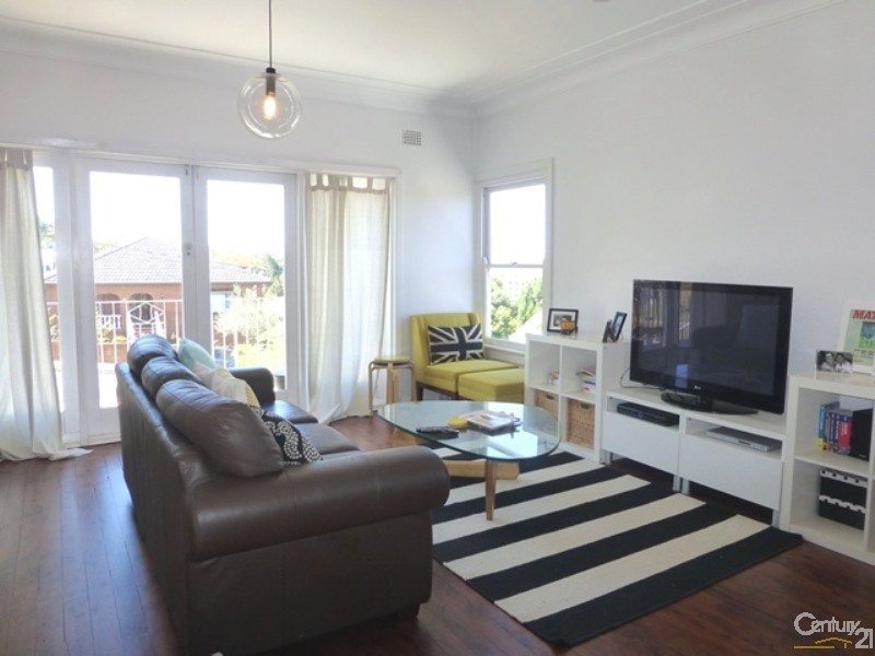 11 May Road, Dee Why NSW 2099