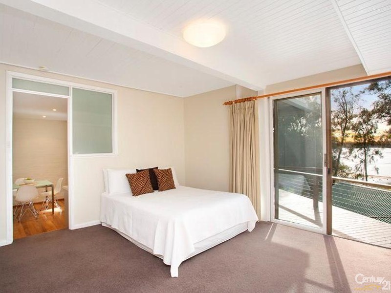 36 The Esplanade, Narrabeen NSW 2101