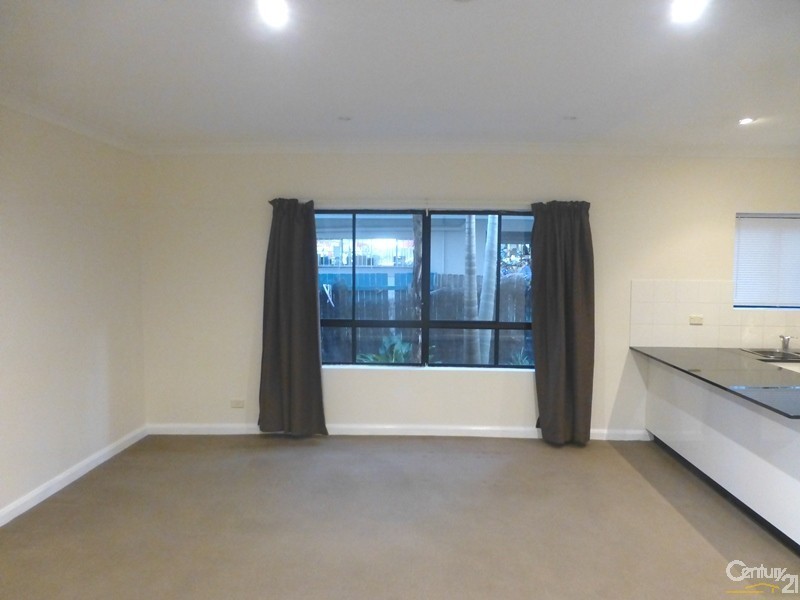 4/3-11 Hawkesbury Avenue, Dee Why NSW 2099