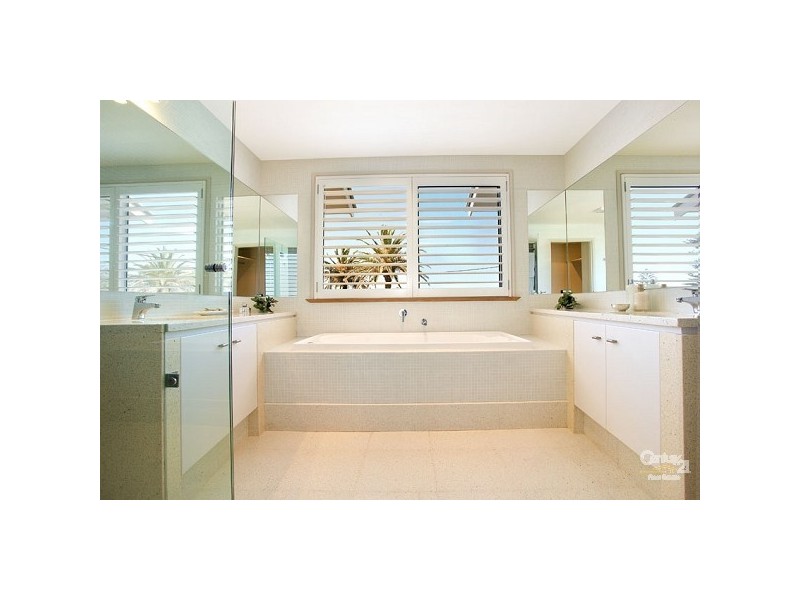 1A Seaview Parade, Collaroy NSW 2097