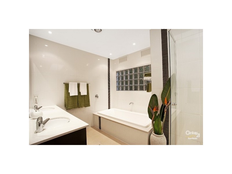 36 The Esplanade, Narrabeen NSW 2101