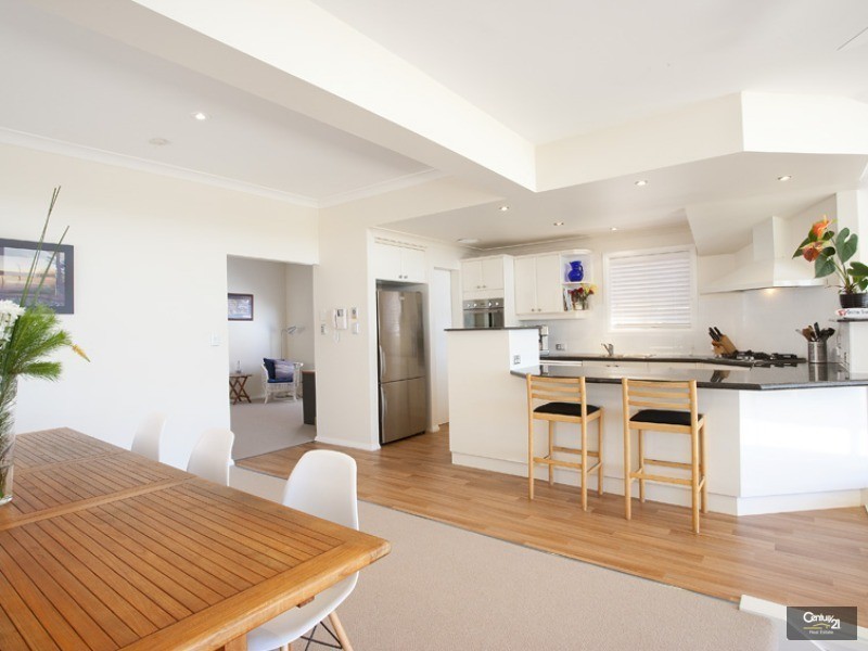 33 Undercliffe Street, Dee Why NSW 2099