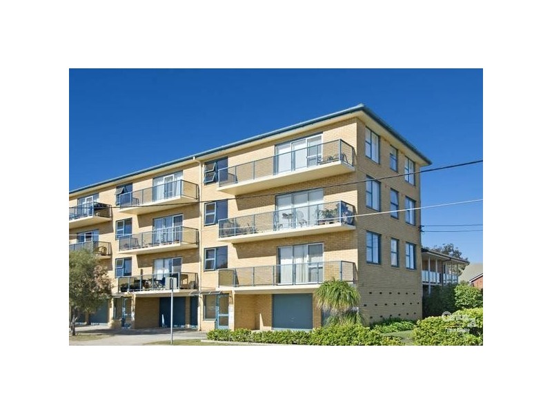 2/29 Lagoon Street, Narrabeen NSW 2101