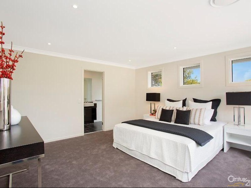 9B Rayner Avenue, Narraweena NSW 2099