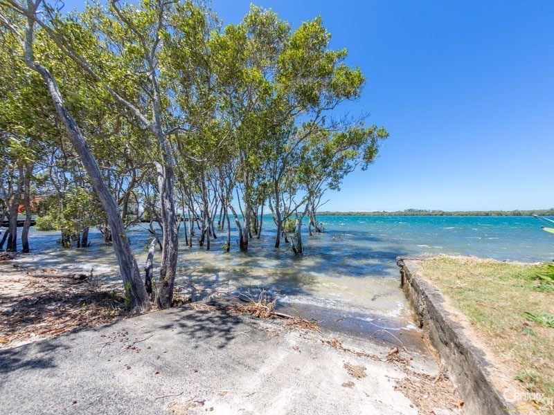 2 Riverside Drive, West Ballina NSW 2478