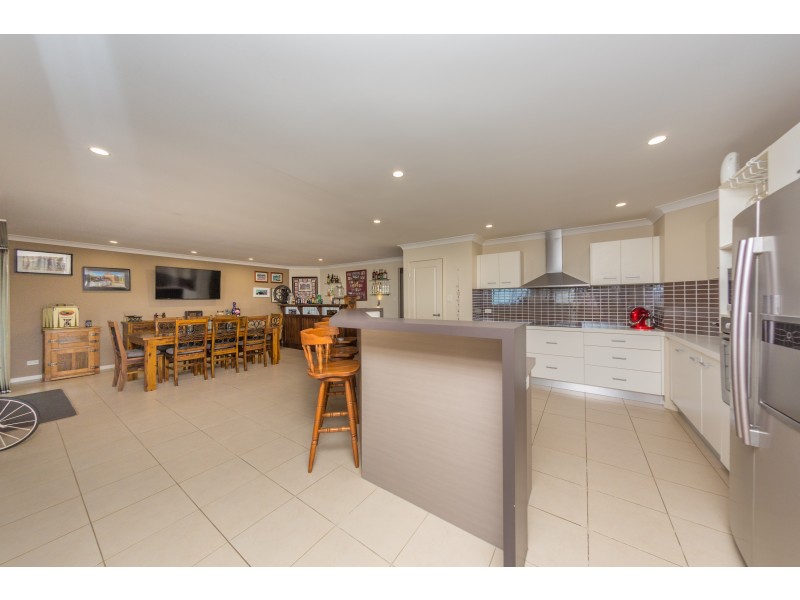 11 Lindsay Avenue, Cumbalum NSW 2478