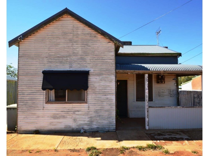 401 Cummins Street, Broken Hill NSW 2880