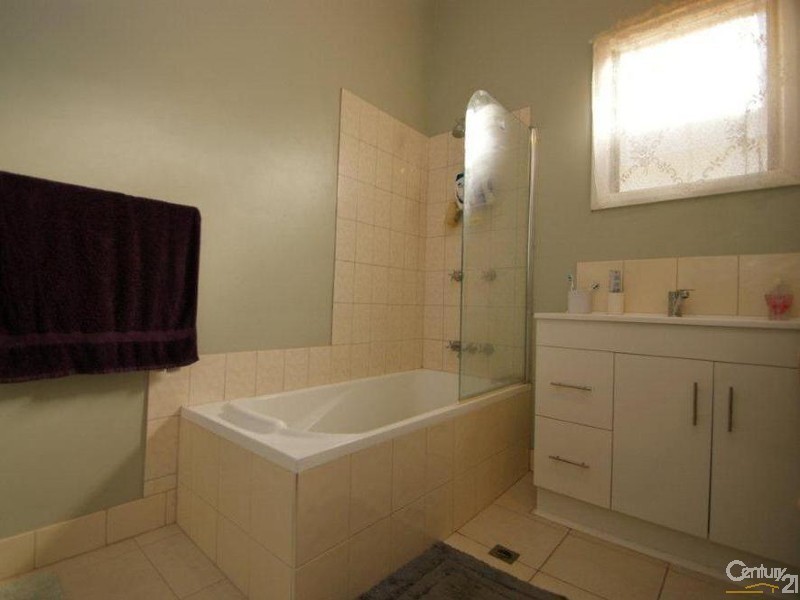 24 Beryl Street, Broken Hill NSW 2880