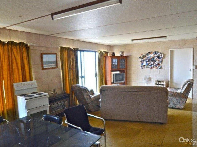 19 Kingfisher Ave, Menindee NSW 2879