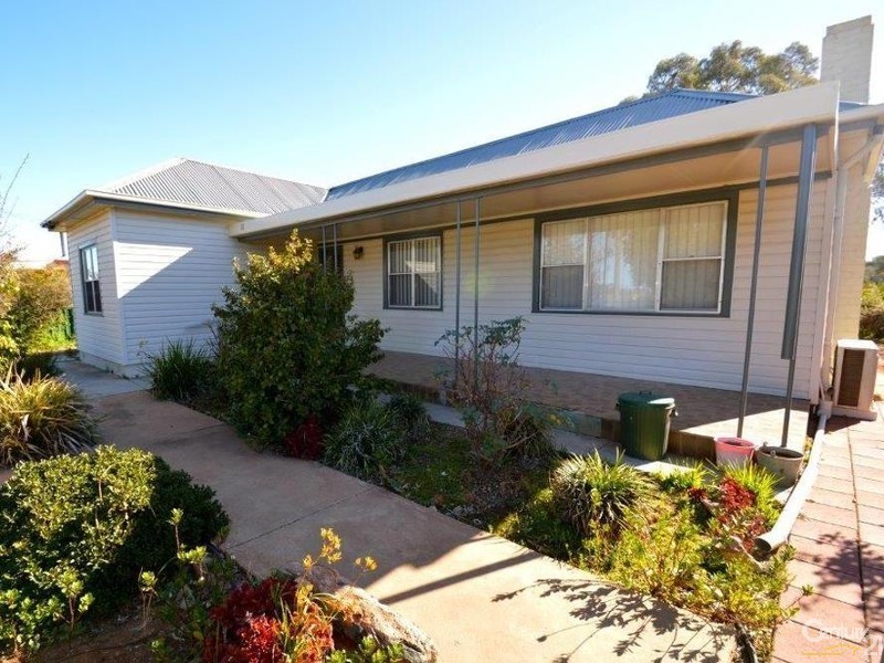 11 Racecourse Road, Broken Hill NSW 2880