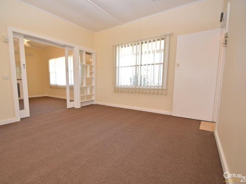11 Racecourse Road, Broken Hill NSW 2880