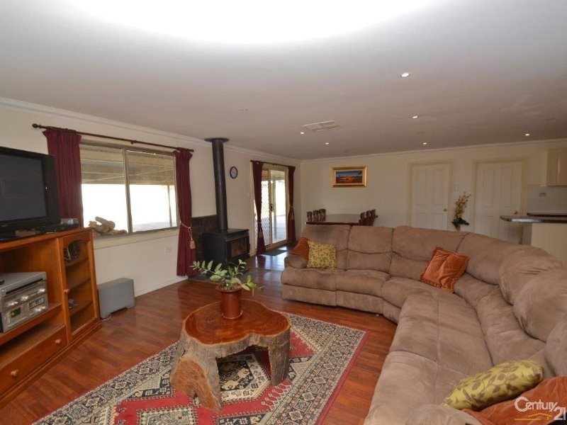 17 Racecourse Road, Broken Hill NSW 2880