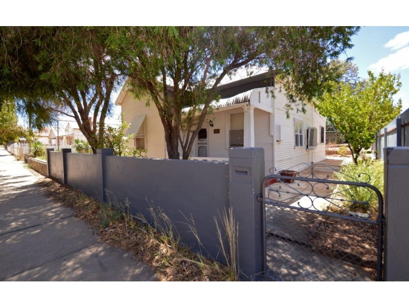 240 McCulloch Street, Broken Hill NSW 2880