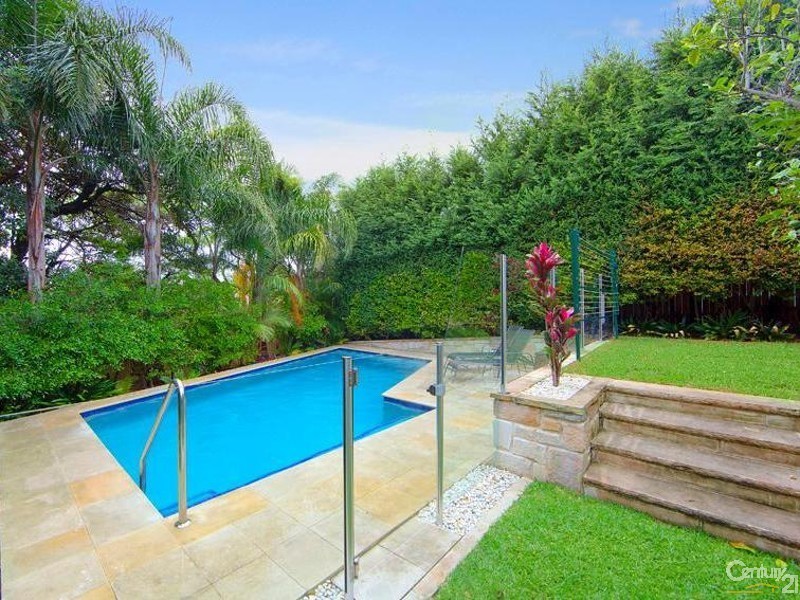 33 Raeburn Avenue, Castlecrag NSW 2068