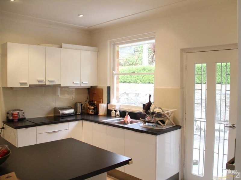 15 The Rampart, Castlecrag NSW 2068