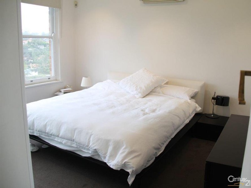 15 The Rampart, Castlecrag NSW 2068