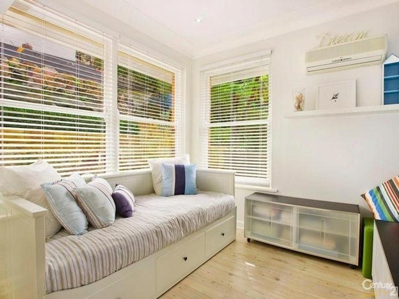 15 The Rampart, Castlecrag NSW 2068