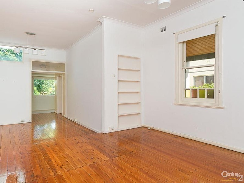8 Crabbes Avenue, Willoughby NSW 2068
