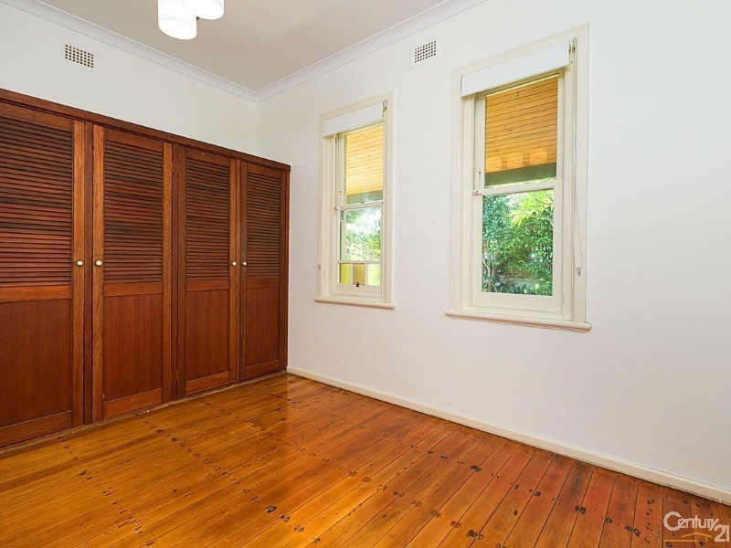 8 Crabbes Avenue, Willoughby NSW 2068